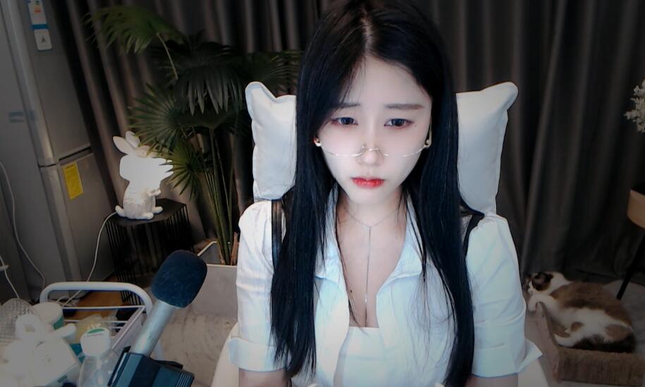 雪寒ASMR剧情角色扮演:轻声对白里的沉浸式陪伴 虎牙雪寒ASMR 剧情