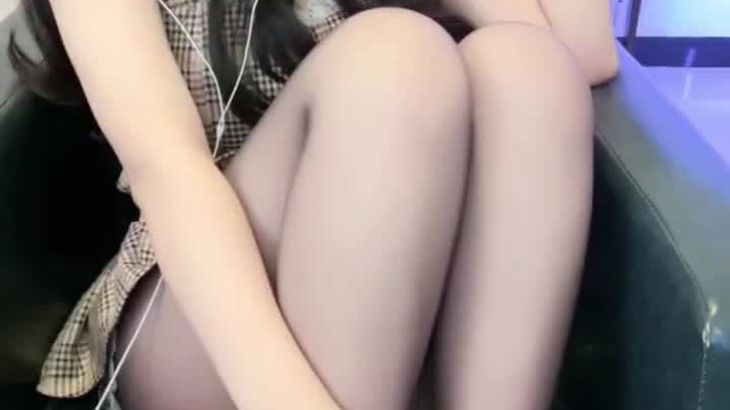 [在线ASMR][抖音灵儿]甜美声优ASMR搓麦摩擦舔耳丝袜高跟哄睡福利视频 33