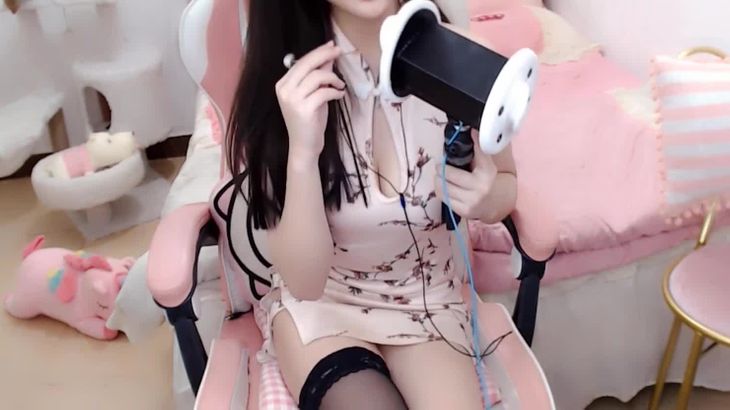 [在线ASMR][桃子]ASMR舔耳性感旗袍黑丝抖动