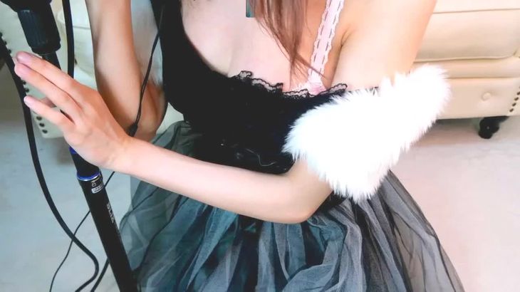 [在线ASMR][利香ASMR]セクシー猫娘ちゃん♥ご主人様のお耳を一生懸命に耳舐め