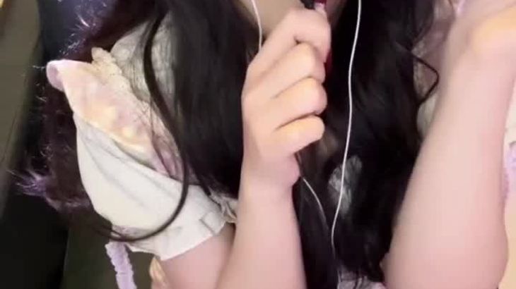 [在线ASMR][抖音灵儿]甜美声优ASMR搓麦摩擦舔耳丝袜高跟哄睡福利视频 28