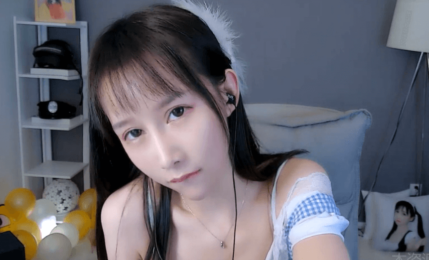 阿稀稀大魔王ASMR轻语助眠:近距离陪伴感 第七期虎牙阿稀稀大魔王ASMR福利视频眼神太诱人