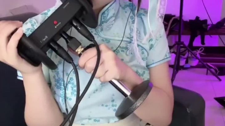 [在线ASMR][抖音灵儿]甜美声优ASMR搓麦摩擦舔耳丝袜高跟哄睡福利视频 23